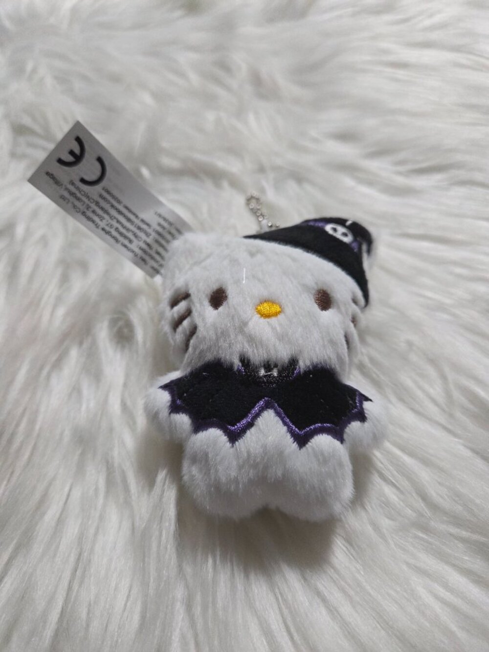 Hello Kitty Bat Plush Keychain - Picture 5 of 5